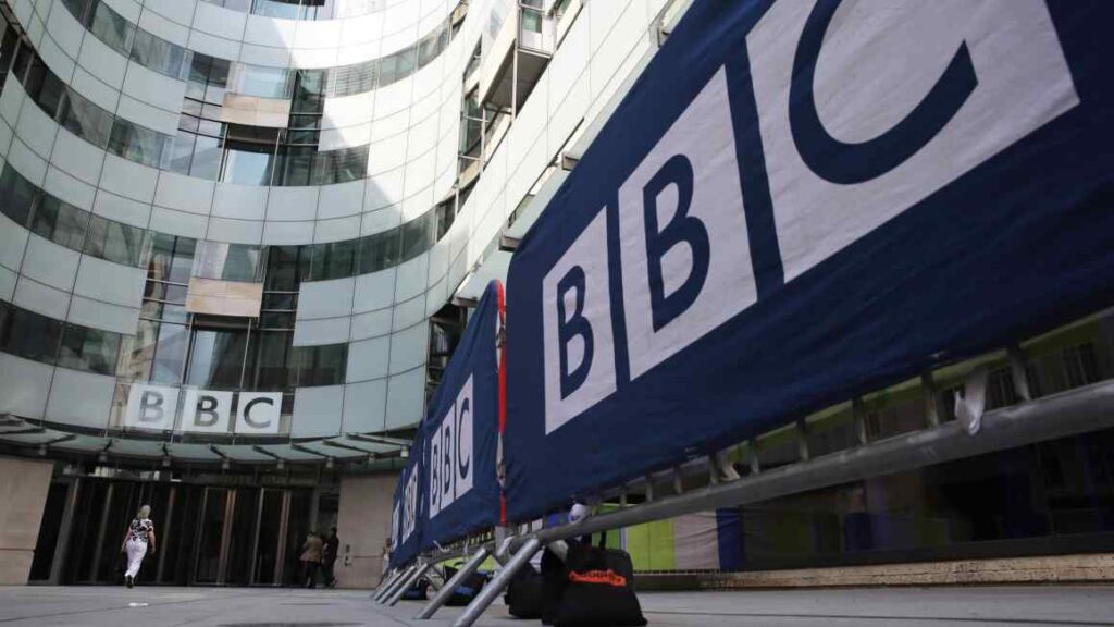 ​Ministers explore cuts to BBC World Service as part of aid budget cull 