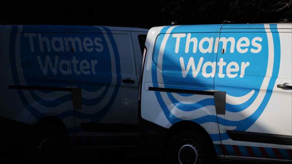 ​Regulator accused of letting hedge funds control Thames Water 