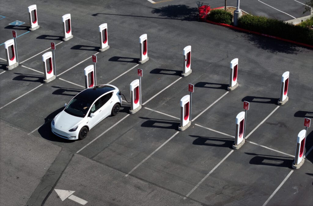 ​Trump’s new ‘Buy American’ requirement for EV charging would dramatically curtail build-out 