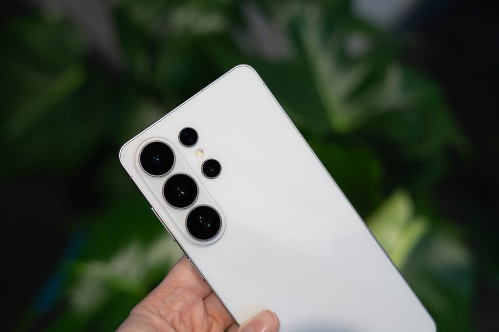 ​AI deepfakes are a train wreck and Samsung’s selling tickets 